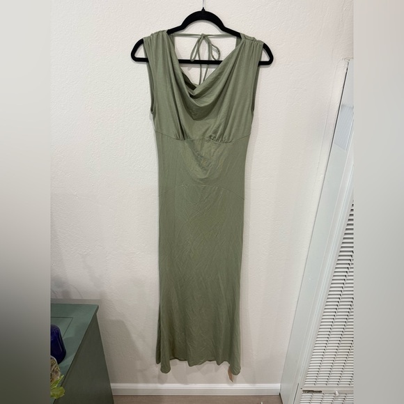 Reformation Seona Jersey Knit in Sage Green Backless Dress size Medium - Picture 7 of 9